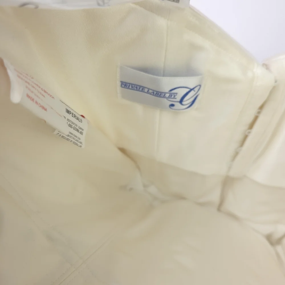 Elegant Cream Strapless Wedding Dress Sz 6 - Picture 8 of 13